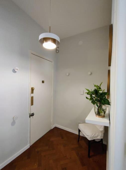 Clasico Y Moderno Departamento En El Corazon De Buenos Aires Apartamento Exterior foto